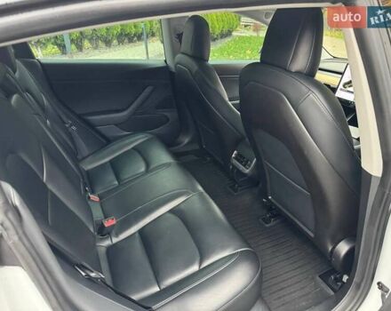 Білий Тесла Модель 3, об'ємом двигуна 0 л та пробігом 105 тис. км за 22250 $, фото 13 на Automoto.ua