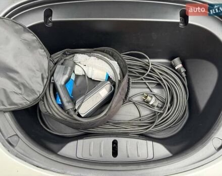 Білий Тесла Модель 3, об'ємом двигуна 0 л та пробігом 105 тис. км за 22250 $, фото 4 на Automoto.ua