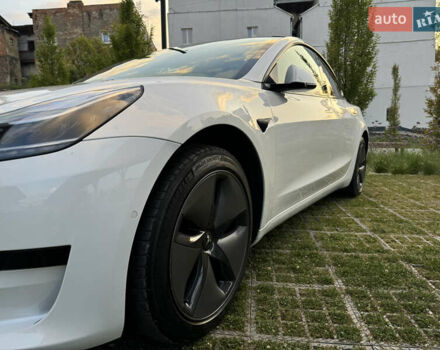 Білий Тесла Модель 3, об'ємом двигуна 0 л та пробігом 113 тис. км за 17800 $, фото 22 на Automoto.ua