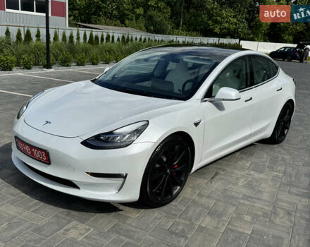 Белый Тесла Модель 3, объемом двигателя 0 л и пробегом 107 тыс. км за 19500 $, фото 5 на Automoto.ua