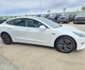Белый Тесла Модель 3, объемом двигателя 0 л и пробегом 63 тыс. км за 11500 $, фото 2 на Automoto.ua