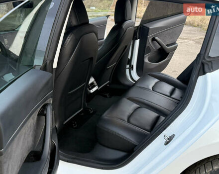 Белый Тесла Модель 3, объемом двигателя 0 л и пробегом 139 тыс. км за 17750 $, фото 45 на Automoto.ua