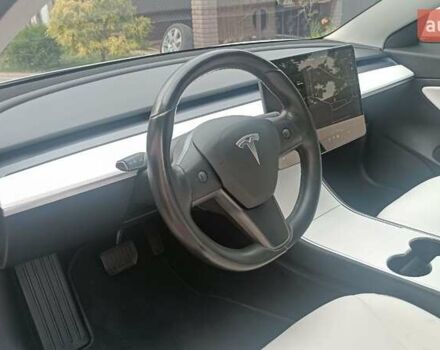 Білий Тесла Модель 3, об'ємом двигуна 0 л та пробігом 85 тис. км за 17500 $, фото 5 на Automoto.ua