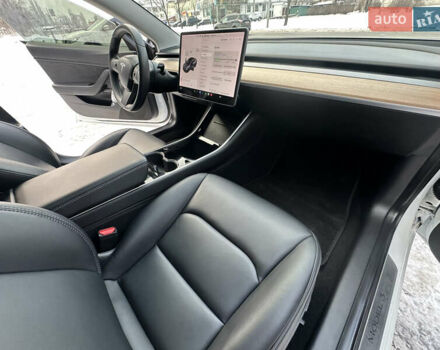 Белый Тесла Модель 3, объемом двигателя 0 л и пробегом 45 тыс. км за 15700 $, фото 18 на Automoto.ua