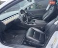 Білий Тесла Модель 3, об'ємом двигуна 0 л та пробігом 140 тис. км за 12800 $, фото 5 на Automoto.ua