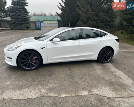 Білий Тесла Модель 3, об'ємом двигуна 0 л та пробігом 208 тис. км за 16500 $, фото 4 на Automoto.ua