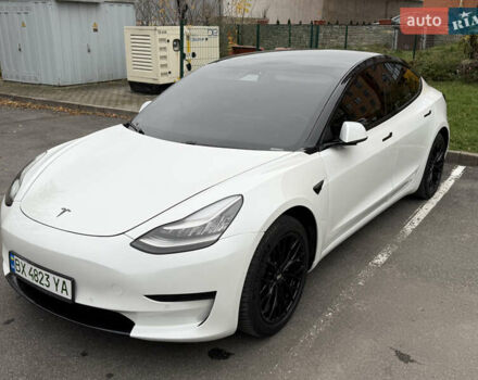 Білий Тесла Модель 3, об'ємом двигуна 0 л та пробігом 139 тис. км за 15700 $, фото 3 на Automoto.ua