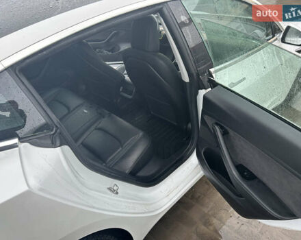 Білий Тесла Модель 3, об'ємом двигуна 0 л та пробігом 140 тис. км за 15700 $, фото 7 на Automoto.ua