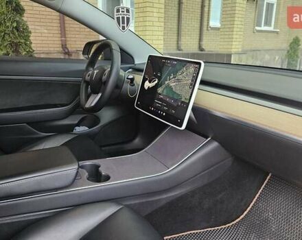 Білий Тесла Модель 3, об'ємом двигуна 0 л та пробігом 78 тис. км за 15300 $, фото 8 на Automoto.ua