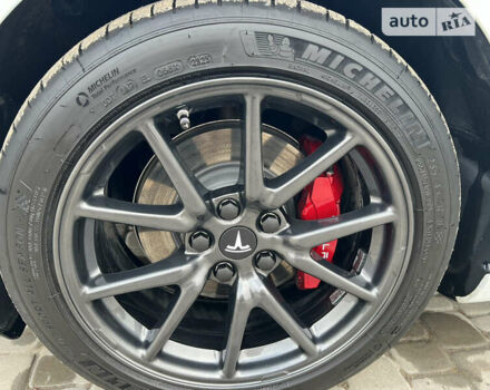 Белый Тесла Модель 3, объемом двигателя 0 л и пробегом 92 тыс. км за 20700 $, фото 16 на Automoto.ua