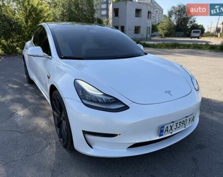 Белый Тесла Модель 3, объемом двигателя 0 л и пробегом 57 тыс. км за 21000 $, фото 60 на Automoto.ua