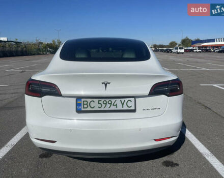 Білий Тесла Модель 3, об'ємом двигуна 0 л та пробігом 106 тис. км за 17900 $, фото 7 на Automoto.ua