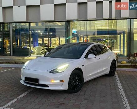 Білий Тесла Модель 3, об'ємом двигуна 0 л та пробігом 151 тис. км за 17300 $, фото 3 на Automoto.ua
