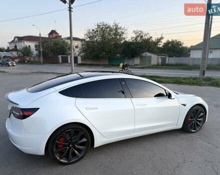 Белый Тесла Модель 3, объемом двигателя 0 л и пробегом 57 тыс. км за 21000 $, фото 28 на Automoto.ua