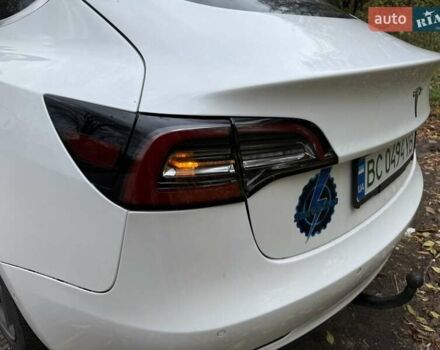 Белый Тесла Модель 3, объемом двигателя 0 л и пробегом 200 тыс. км за 18000 $, фото 10 на Automoto.ua