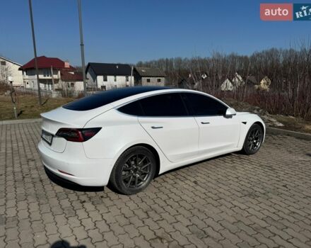 Белый Тесла Модель 3, объемом двигателя 0 л и пробегом 230 тыс. км за 15200 $, фото 5 на Automoto.ua