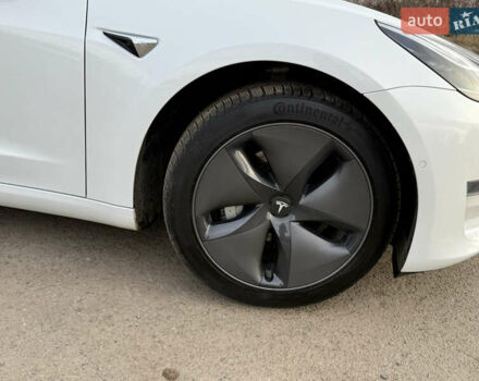 Белый Тесла Модель 3, объемом двигателя 0 л и пробегом 139 тыс. км за 17750 $, фото 55 на Automoto.ua