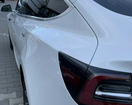 Білий Тесла Модель 3, об'ємом двигуна 0 л та пробігом 58 тис. км за 16500 $, фото 9 на Automoto.ua