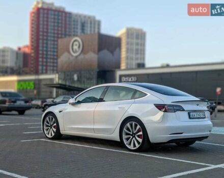 Белый Тесла Модель 3, объемом двигателя 0 л и пробегом 101 тыс. км за 23500 $, фото 2 на Automoto.ua