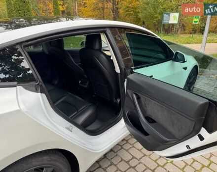 Білий Тесла Модель 3, об'ємом двигуна 0 л та пробігом 105 тис. км за 22250 $, фото 14 на Automoto.ua