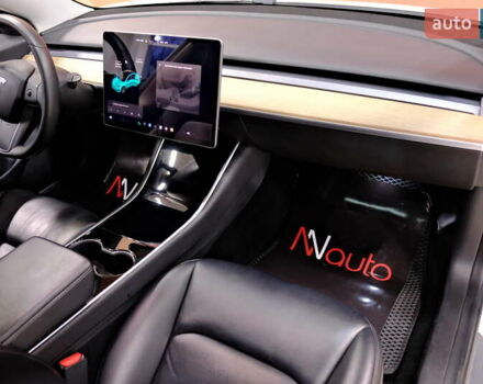 Белый Тесла Модель 3, объемом двигателя 0 л и пробегом 54 тыс. км за 15900 $, фото 32 на Automoto.ua