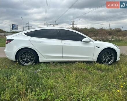 Белый Тесла Модель 3, объемом двигателя 0 л и пробегом 238 тыс. км за 14800 $, фото 3 на Automoto.ua