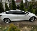 Білий Тесла Модель 3, об'ємом двигуна 0 л та пробігом 61 тис. км за 18500 $, фото 3 на Automoto.ua