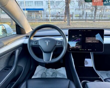 Белый Тесла Модель 3, объемом двигателя 0 л и пробегом 211 тыс. км за 14490 $, фото 21 на Automoto.ua