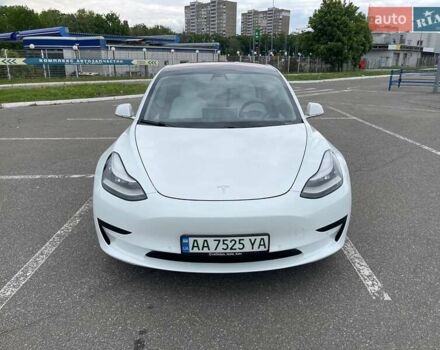 Белый Тесла Модель 3, объемом двигателя 0 л и пробегом 101 тыс. км за 16000 $, фото 4 на Automoto.ua