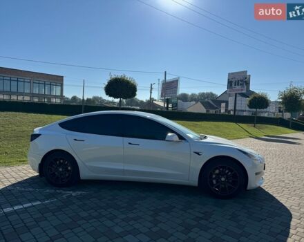 Белый Тесла Модель 3, объемом двигателя 0 л и пробегом 112 тыс. км за 16500 $, фото 8 на Automoto.ua