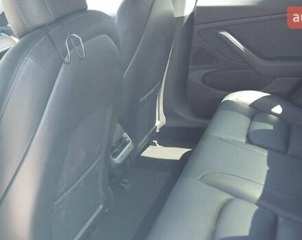 Белый Тесла Модель 3, объемом двигателя 0 л и пробегом 59 тыс. км за 17999 $, фото 6 на Automoto.ua