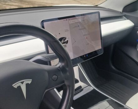 Белый Тесла Модель 3, объемом двигателя 0 л и пробегом 124 тыс. км за 15000 $, фото 4 на Automoto.ua