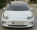 Білий Тесла Модель 3, об'ємом двигуна 0 л та пробігом 128 тис. км за 13000 $, фото 4 на Automoto.ua