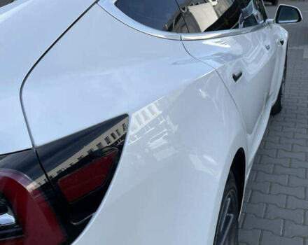 Білий Тесла Модель 3, об'ємом двигуна 0 л та пробігом 58 тис. км за 16500 $, фото 8 на Automoto.ua