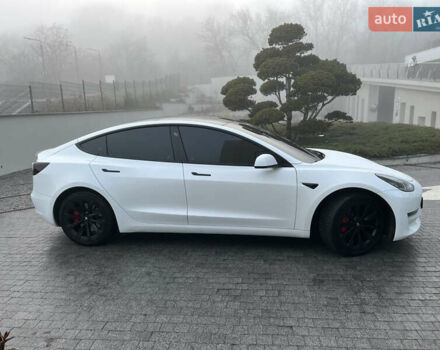 Белый Тесла Модель 3, объемом двигателя 0 л и пробегом 137 тыс. км за 17300 $, фото 4 на Automoto.ua