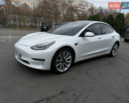 Тесла Модель 3 2019 у Белой Церкве на Automoto.ua Білий Тесла Модель 3, об'ємом двигуна 0 л та пробігом 44 тис. км за 15900 $, фото 1 на Automoto.ua