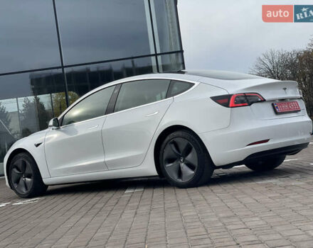 Белый Тесла Модель 3, объемом двигателя 0 л и пробегом 120 тыс. км за 17000 $, фото 19 на Automoto.ua