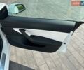 Білий Тесла Модель 3, об'ємом двигуна 0 л та пробігом 108 тис. км за 17500 $, фото 48 на Automoto.ua