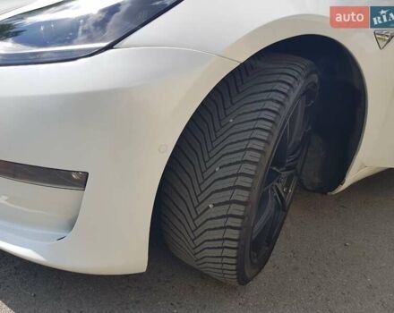 Білий Тесла Модель 3, об'ємом двигуна 0 л та пробігом 168 тис. км за 17400 $, фото 7 на Automoto.ua