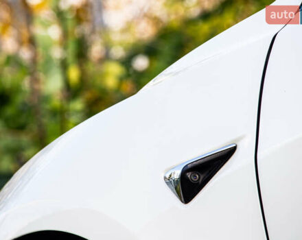 Белый Тесла Модель 3, объемом двигателя 0 л и пробегом 146 тыс. км за 17500 $, фото 21 на Automoto.ua
