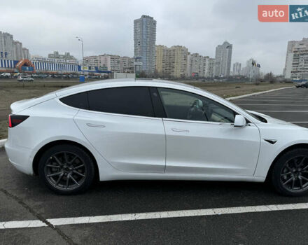 Белый Тесла Модель 3, объемом двигателя 0 л и пробегом 95 тыс. км за 15900 $, фото 3 на Automoto.ua