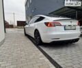 Белый Тесла Модель 3, объемом двигателя 0 л и пробегом 64 тыс. км за 24700 $, фото 4 на Automoto.ua