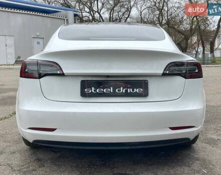Белый Тесла Модель 3, объемом двигателя 0 л и пробегом 131 тыс. км за 21300 $, фото 5 на Automoto.ua