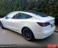 Білий Тесла Модель 3, об'ємом двигуна 0.18 л та пробігом 105 тис. км за 15500 $, фото 6 на Automoto.ua