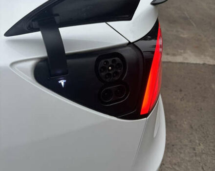 Білий Тесла Модель 3, об'ємом двигуна 0 л та пробігом 208 тис. км за 16500 $, фото 16 на Automoto.ua
