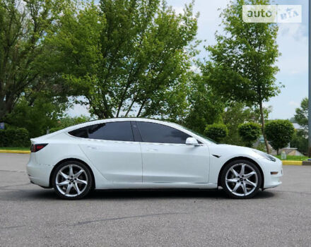 Белый Тесла Модель 3, объемом двигателя 0 л и пробегом 135 тыс. км за 17200 $, фото 9 на Automoto.ua