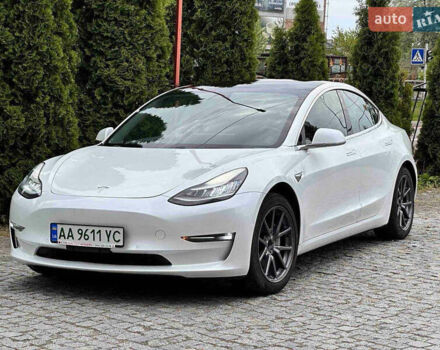 Белый Тесла Модель 3, объемом двигателя 0 л и пробегом 156 тыс. км за 11500 $, фото 2 на Automoto.ua
