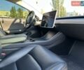 Білий Тесла Модель 3, об'ємом двигуна 0 л та пробігом 132 тис. км за 17300 $, фото 24 на Automoto.ua