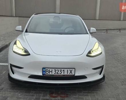 Белый Тесла Модель 3, объемом двигателя 0 л и пробегом 54 тыс. км за 21000 $, фото 3 на Automoto.ua