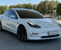 Белый Тесла Модель 3, объемом двигателя 0 л и пробегом 77 тыс. км за 21499 $, фото 2 на Automoto.ua